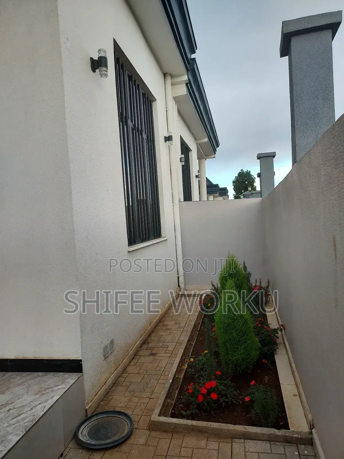 Furnished 6bdrm Villa in Tafo Around Aba, Yeka for sale