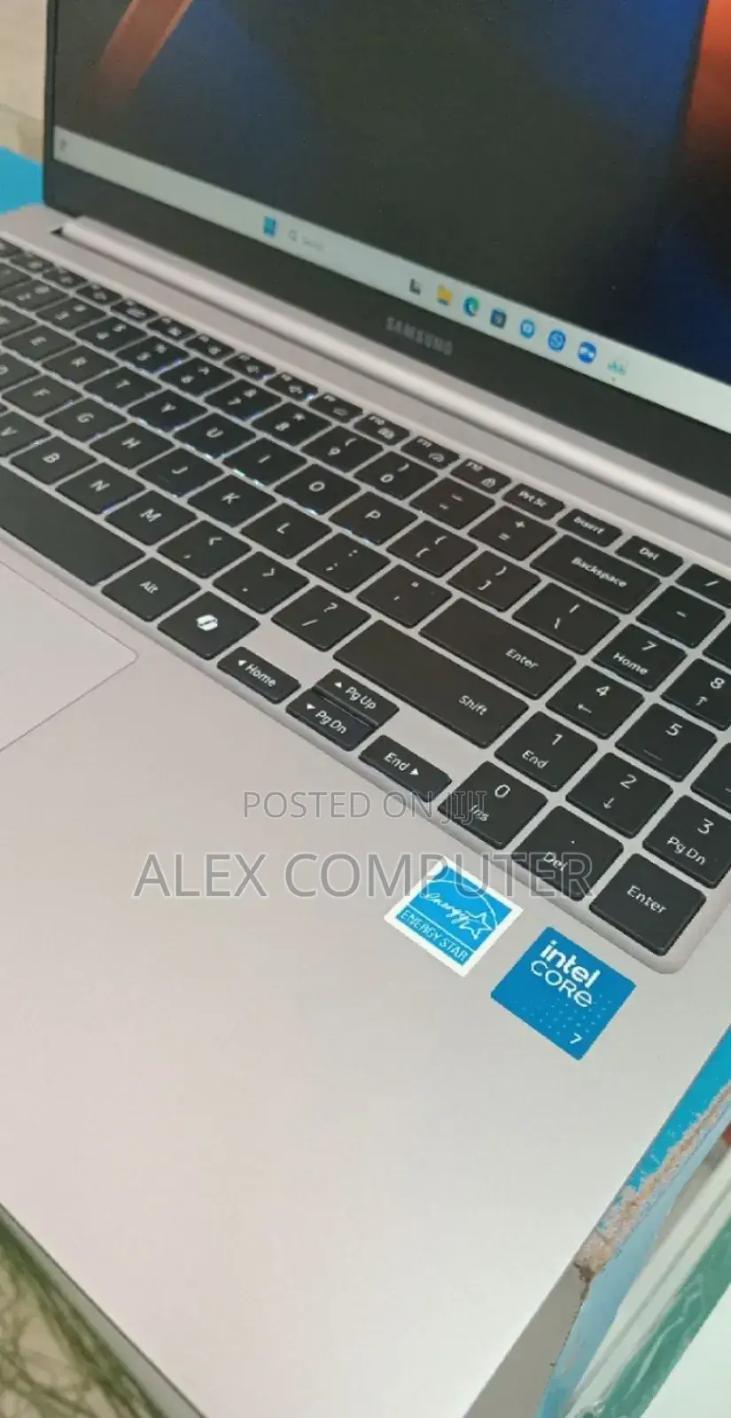 New Laptop Samsung 16GB Intel Core I7 SSD 512GB