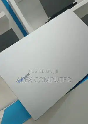New Laptop Samsung 16GB Intel Core I7 SSD 512GB