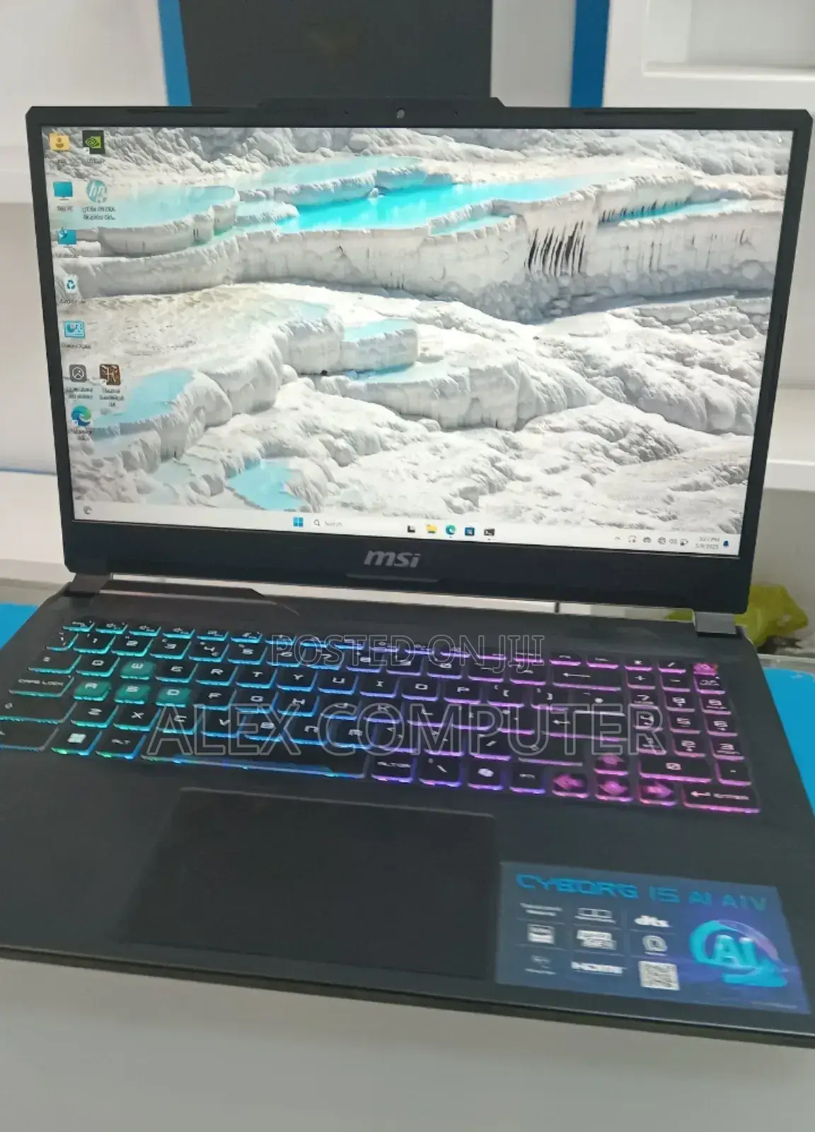 New Laptop MSI Cyborg 15 16GB Intel Core Ultra 7 SSD 1T