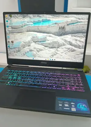 New Laptop MSI Cyborg 15 16GB Intel Core Ultra 7 SSD 1T