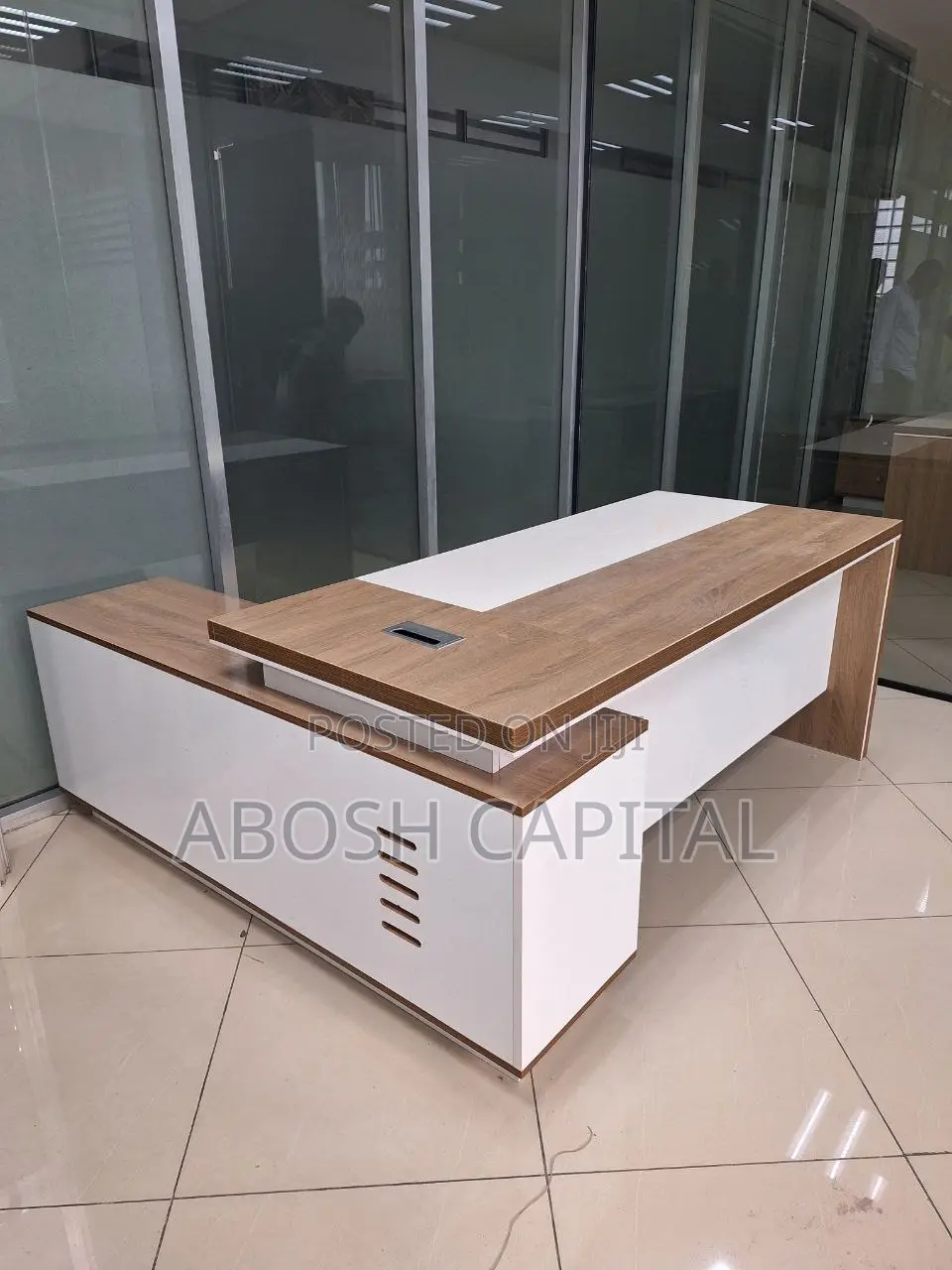 የስራ አስኪያጅ ጠረጴዛ