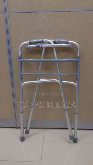 Photo - Walker/Walker/Single-Button Release Allows Quick, One-Hand