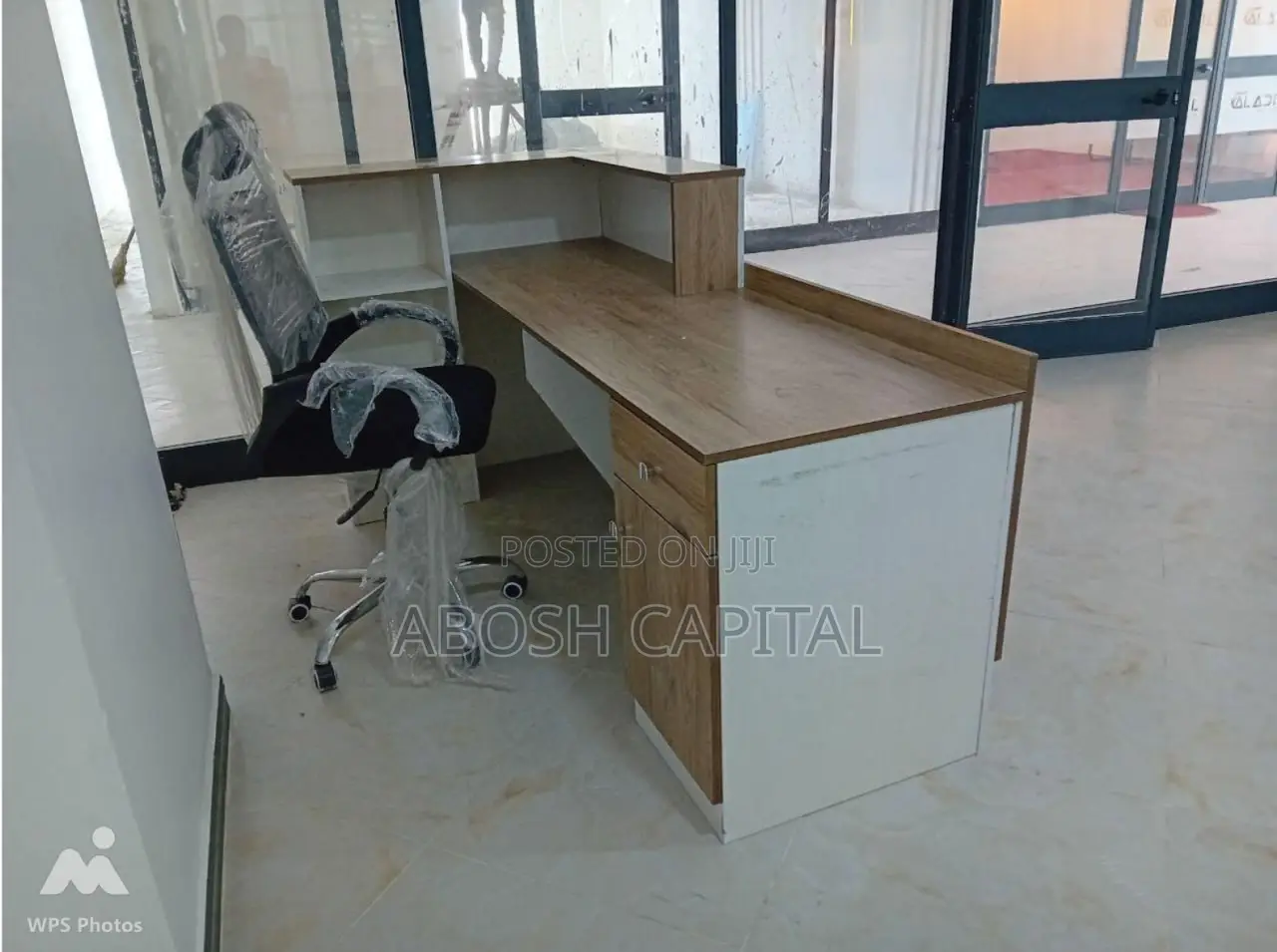 Reception Desk / የእንግዳ መቀበያ ጠረጴዛ