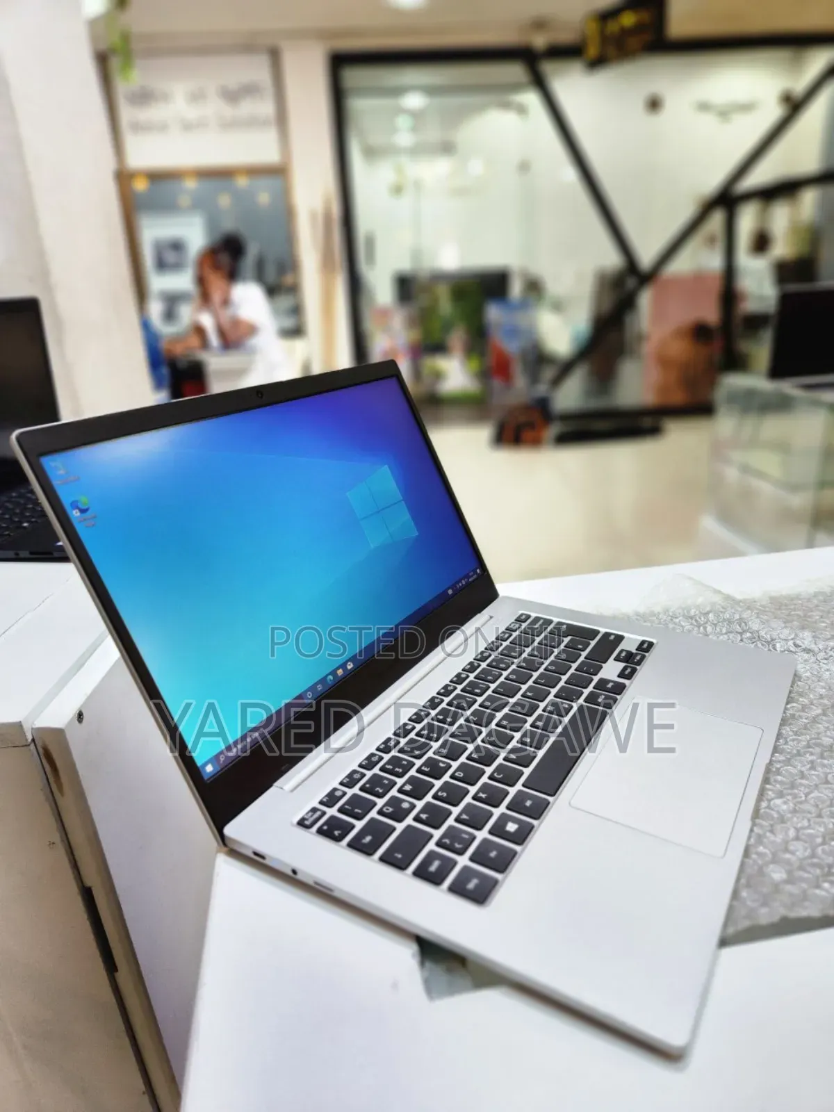 New Laptop Samsung Galaxy Book 2 4GB Intel SSD 128GB