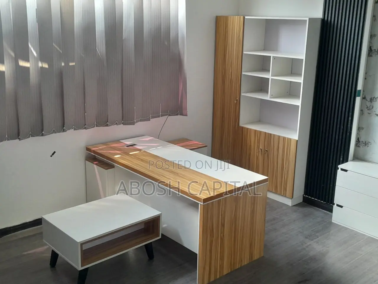 Executive Table / የስራ አስኪያጅ ጠረጴዛ