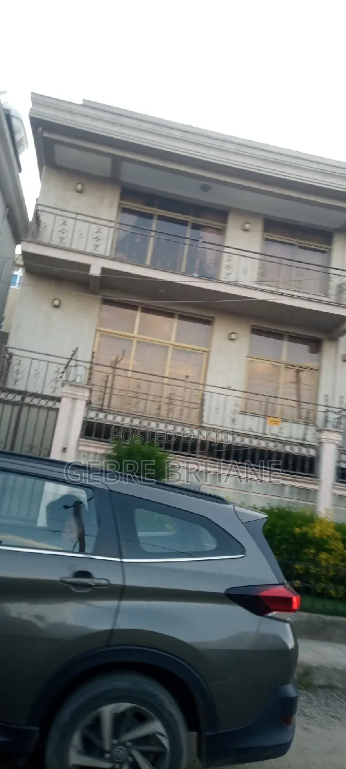 3bdrm House in G+2, Yeka for rent