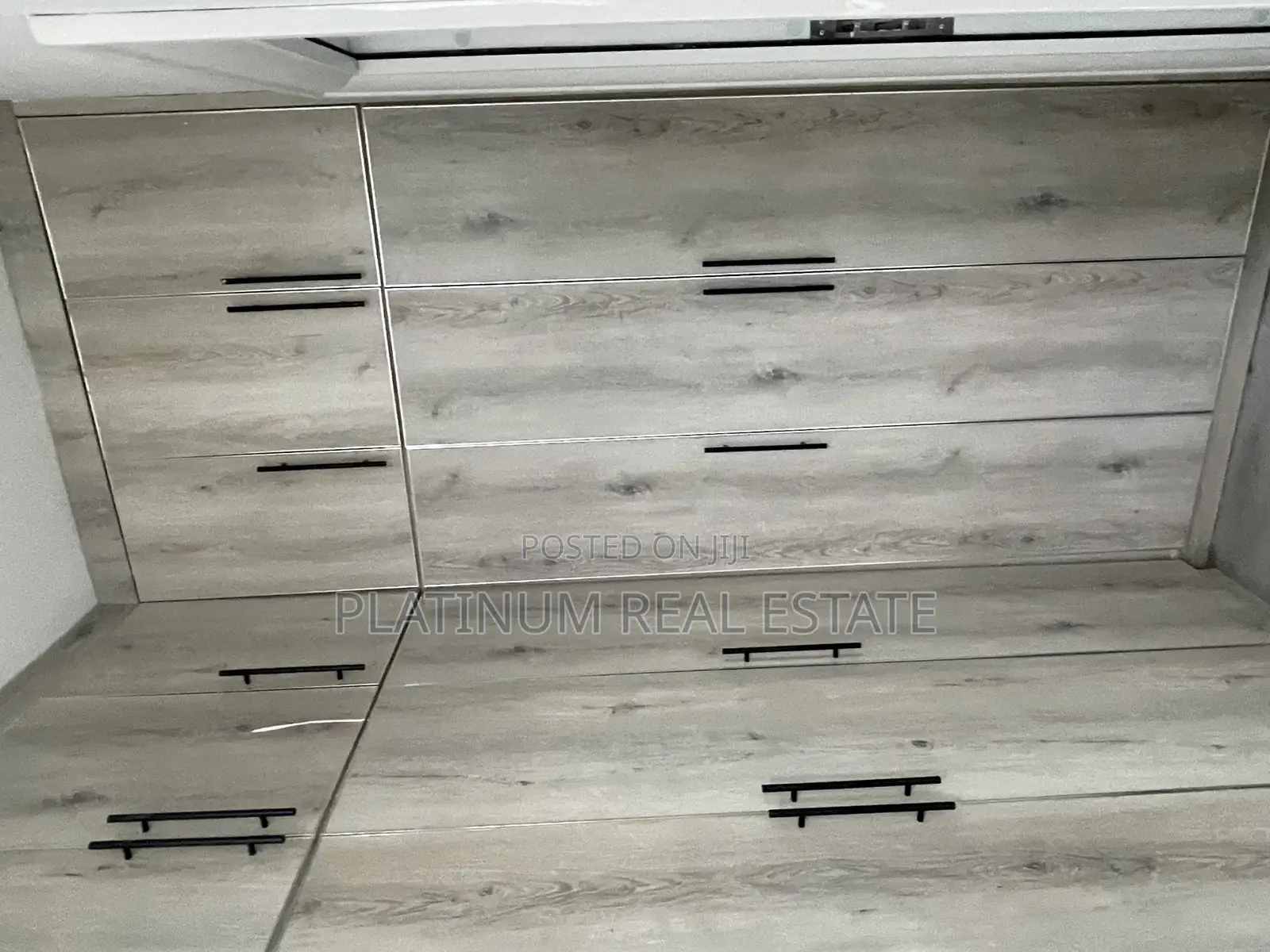 Furnished 3bdrm Apartment in First Real Estate, Nifas Silk-Lafto