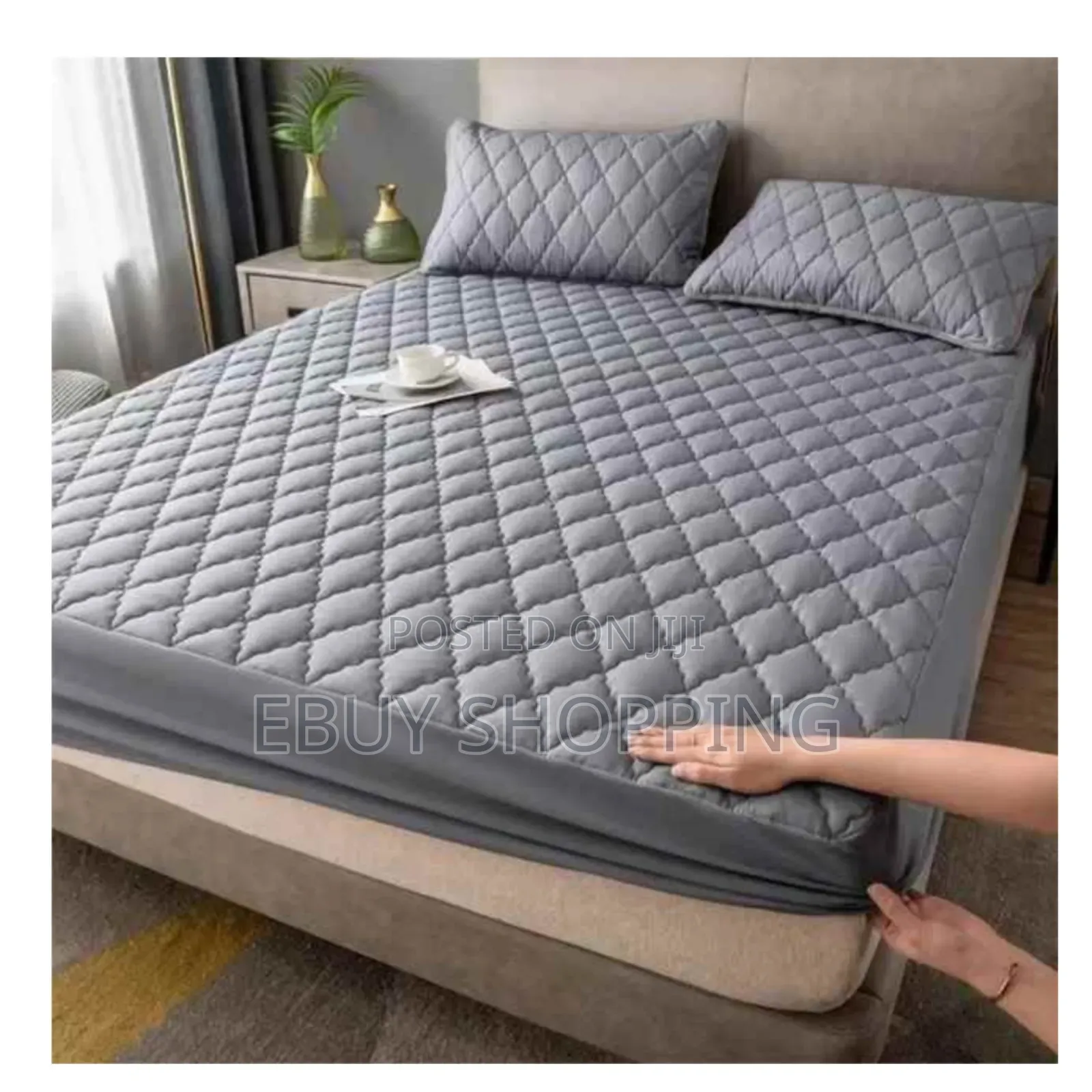 **Anti-Sweat Anti-Urine Waterproof Mattress Cover**