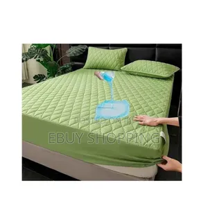 **Anti-Sweat Anti-Urine Waterproof Mattress Cover**