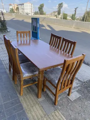 Dining Table (የምግብ ጠረጼዛ)