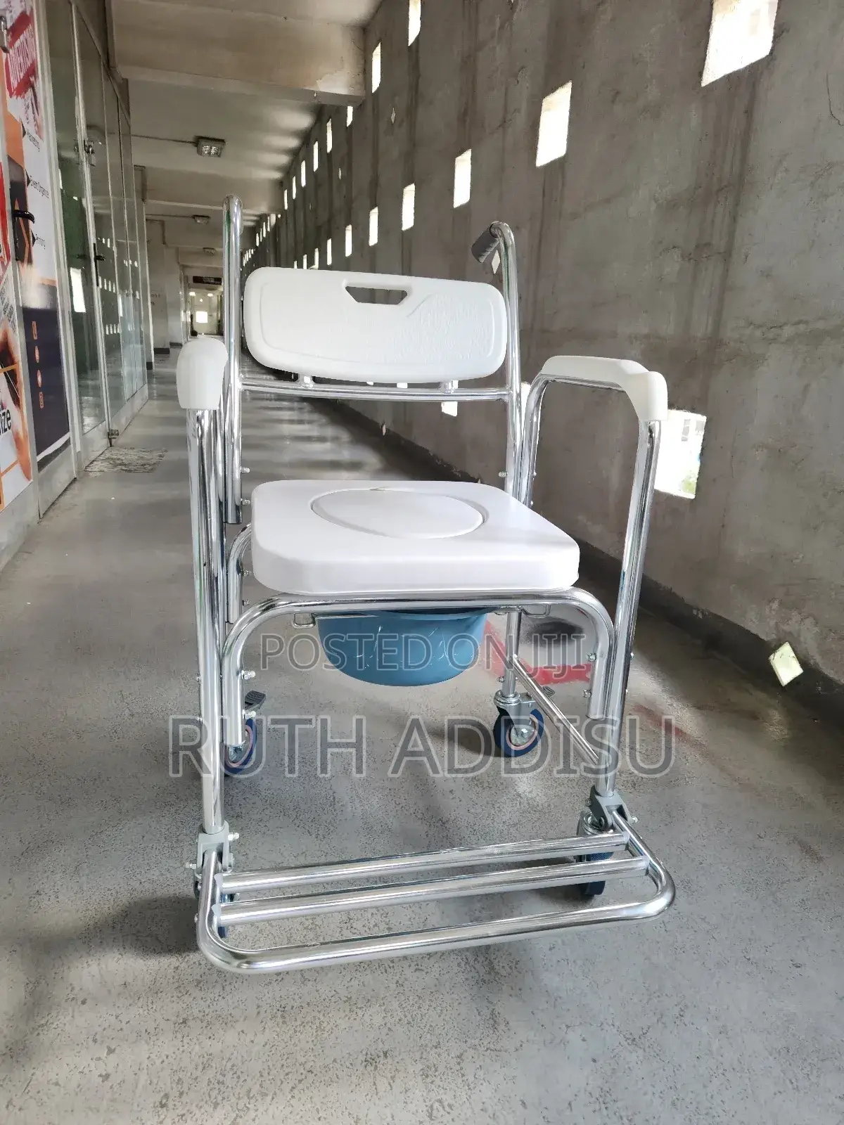 Commode Chair4፫commode Mini Wheel Chair3፪commode Chair New