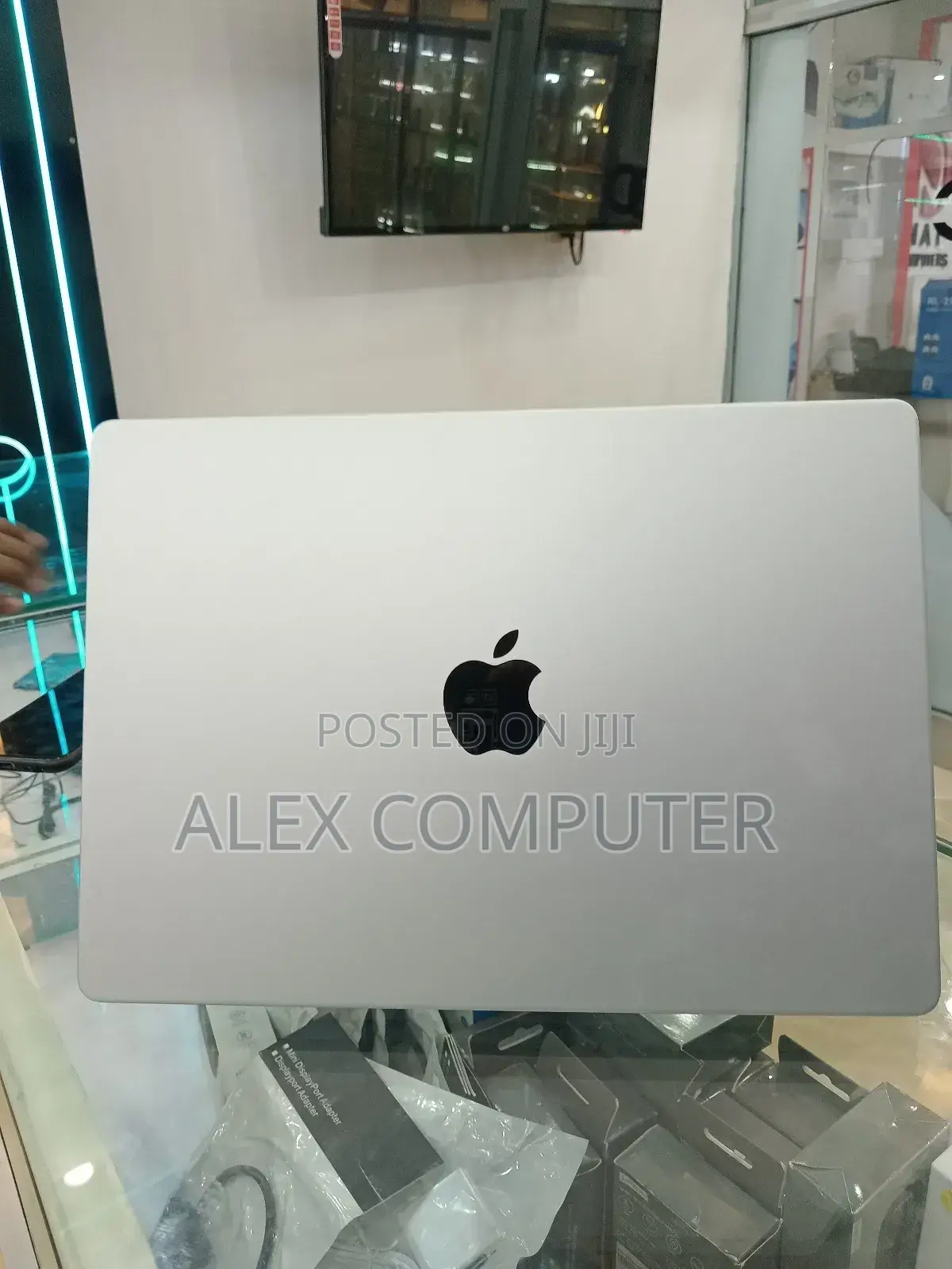 New Laptop Apple MacBook Pro 2023 M3 14-Inch 8GB Apple M3 SSD 512GB