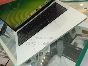 New Laptop Apple MacBook Pro 2023 M3 14-Inch 8GB Apple M3 SSD 512GB