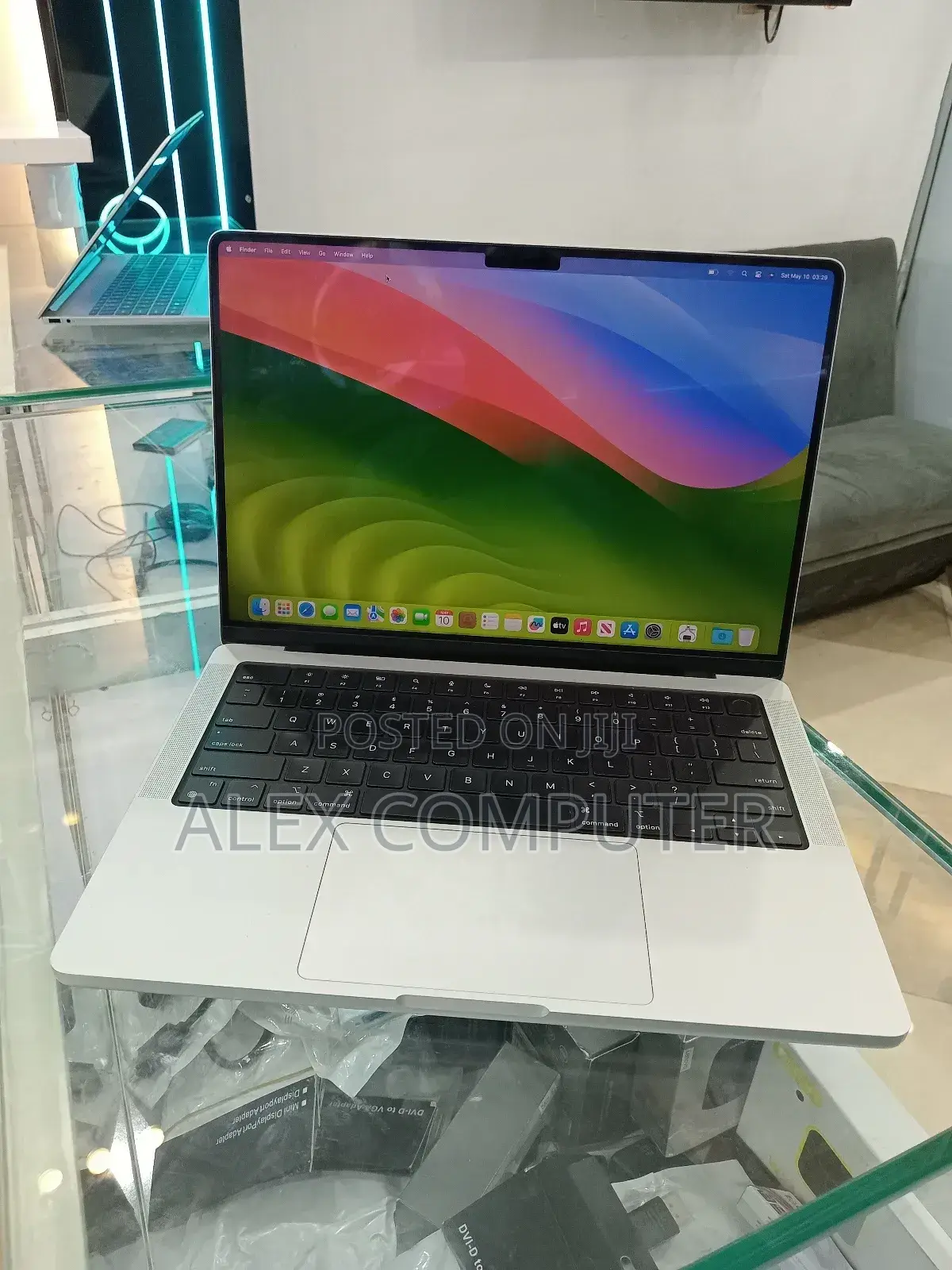 New Laptop Apple MacBook Pro 2023 M3 14-Inch 8GB Apple M3 SSD 512GB