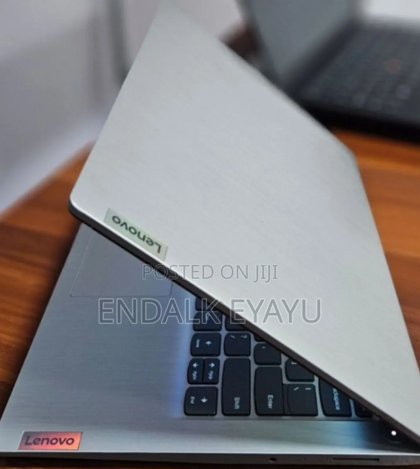 New Laptop Lenovo 8GB Intel Core I3 SSD 256GB