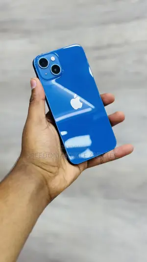 Photo - Apple iPhone 13 128 GB Blue