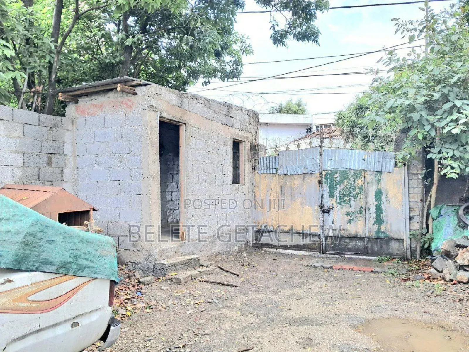 Megenagna Warehouse + Service House for Sale 405sqm