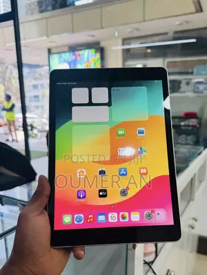 Apple iPad 10.2 (2021) 64 GB Silver