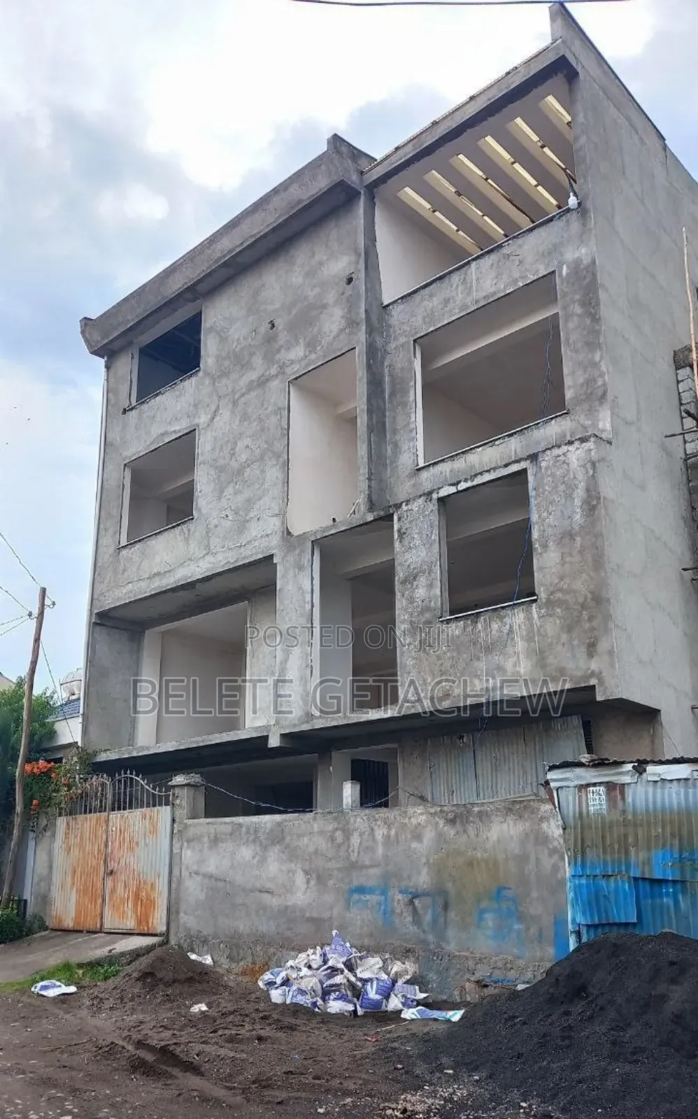 8bdrm House in Ayat Compound, G+3, Bole for sale