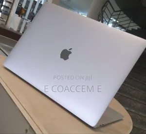 Laptop Apple MacBook 16GB Intel Core I7 SSD 512GB