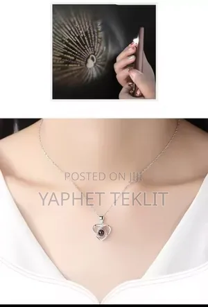 Female Heart Necklace, I Love You 100 Language Projection