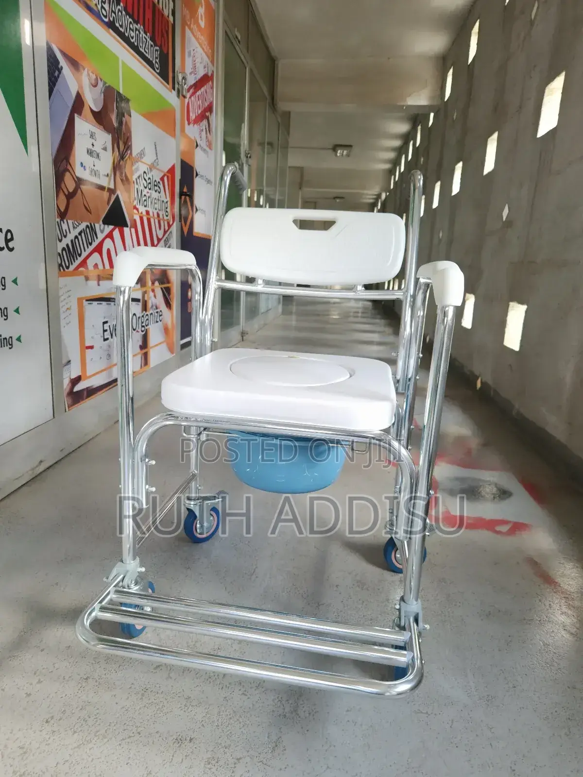 Commode Mini Wheel Chair4፭commode Chair2፰commode Chair New