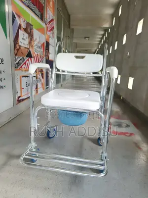 Photo - Commode Mini Wheel Chair4፭commode Chair2፰commode Chair New