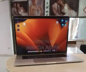 New Laptop Apple MacBook Pro 2017 16GB Intel Core I7 SSD 512GB