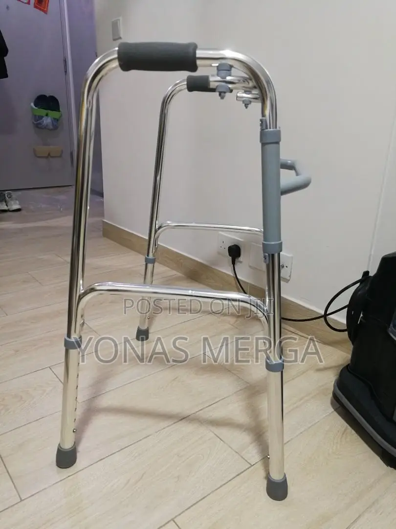 Alluminium Adult Walker Portable፵炫material: Alloy + Plastic