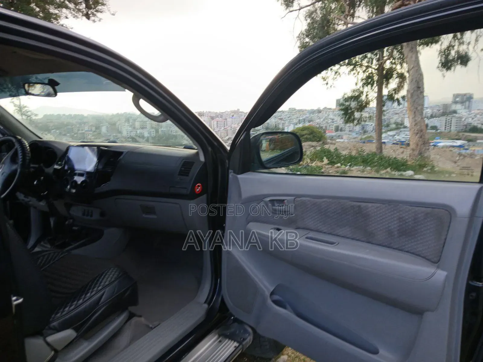 Toyota Hilux 2010 Black