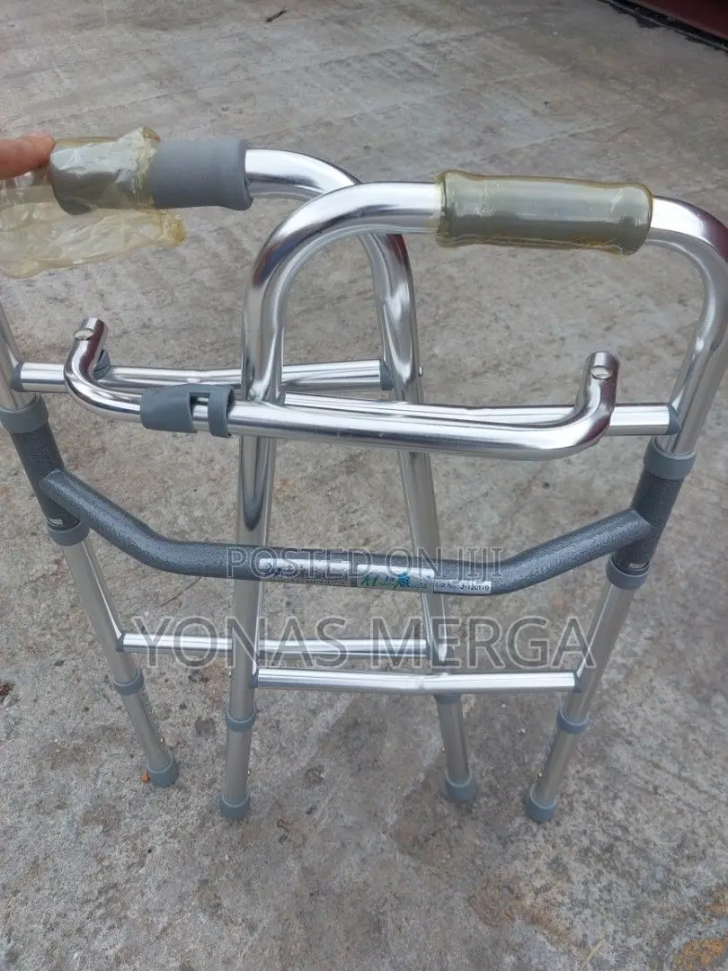 Non Wheel Walker፶戈 Item Type:Elder Walker鞥strong Grip Walker