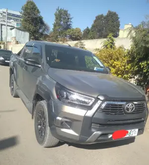 Photo - Toyota Hilux 2021 Gray