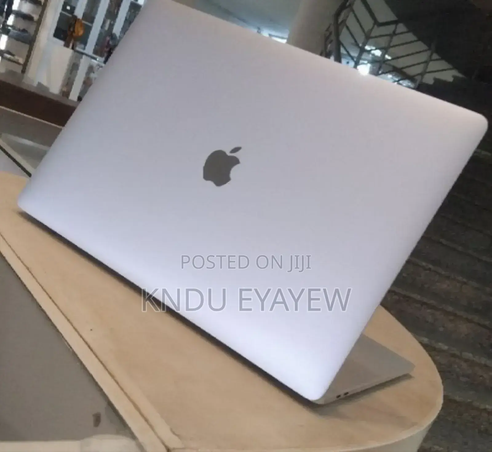 New Laptop Apple MacBook Pro 2017 16GB Intel Core I7 SSD 512GB