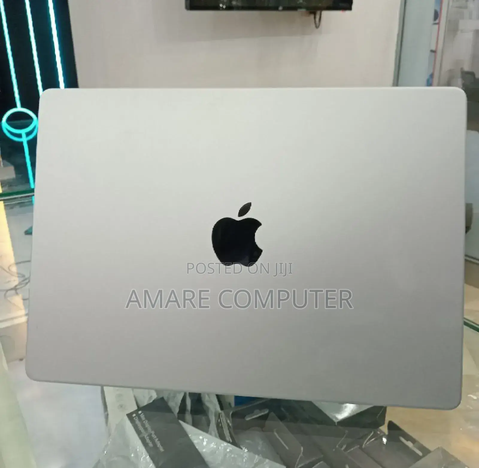 New Laptop Apple MacBook Pro 2023 M3 14-Inch 8GB Apple M3 SSD 512GB