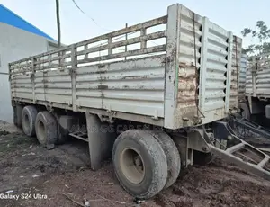 Trucker. Bskatoli. Kena Tesabi