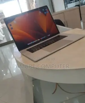 Photo - New Laptop Apple MacBook Pro 2017 16GB Intel Core I7 SSD 512GB