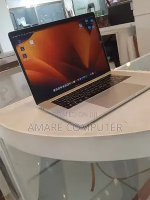 New Laptop Apple MacBook Pro 2017 16GB Intel Core I7 SSD 512GB