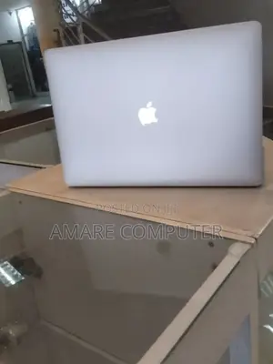 New Laptop Apple MacBook Pro 2017 16GB Intel Core I7 SSD 512GB