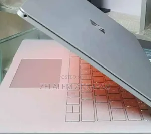 New Laptop Microsoft Surface 16GB Intel Core I7 SSD 256GB