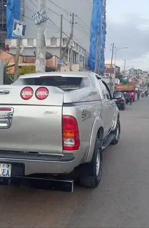 Toyota Hilux 2008 Silver