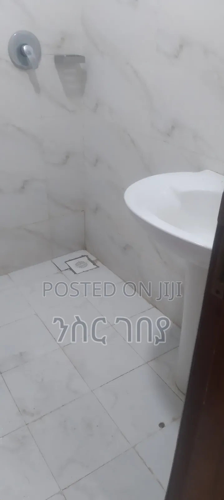 Furnished 1bdrm Apartment in Ayat 49, Yeka for rent