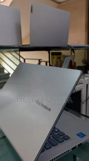 New Laptop Asus VivoBook 15 X505BA 8GB Intel Core I3 SSD 256GB