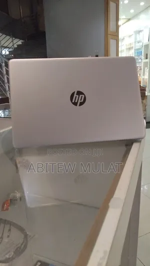 Photo - New Laptop HP 15 16GB Intel Core I7 SSD 512GB