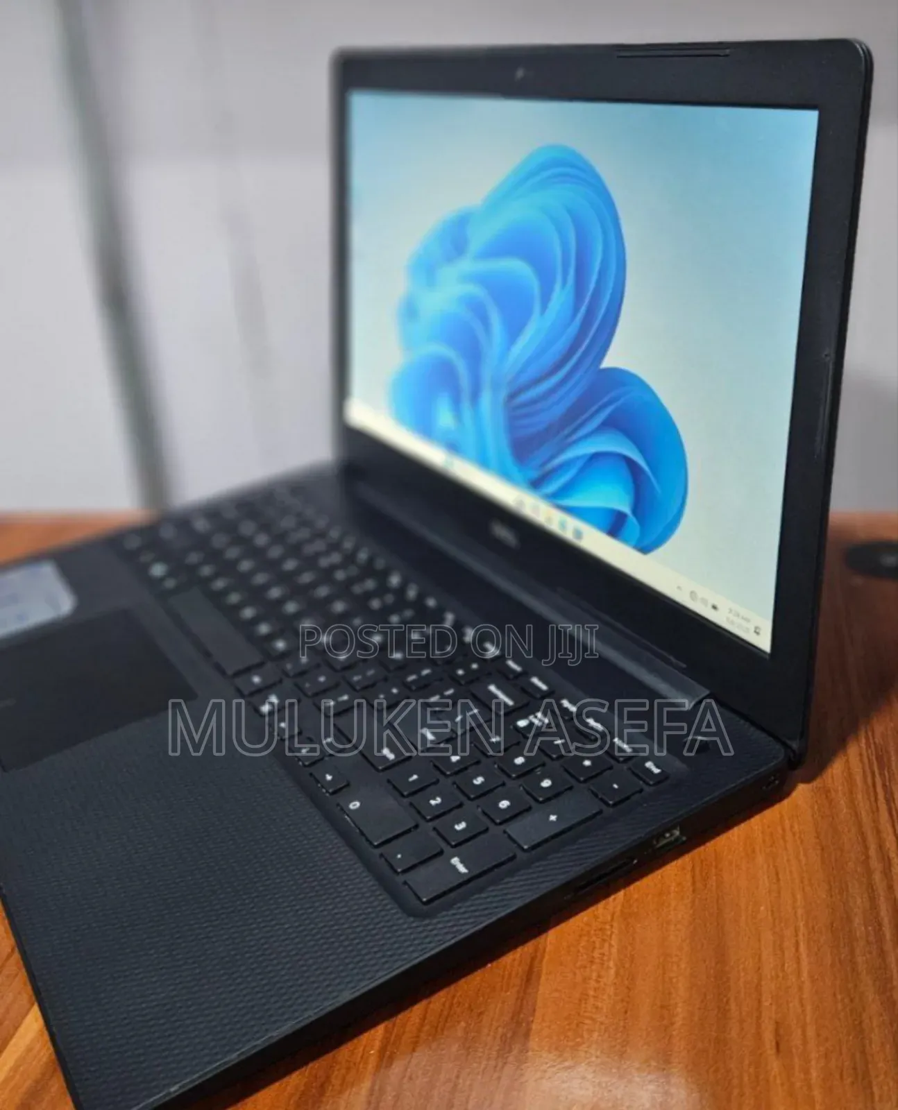 New Laptop Dell Inspiron 15 8GB Intel Core I5 SSD 1T