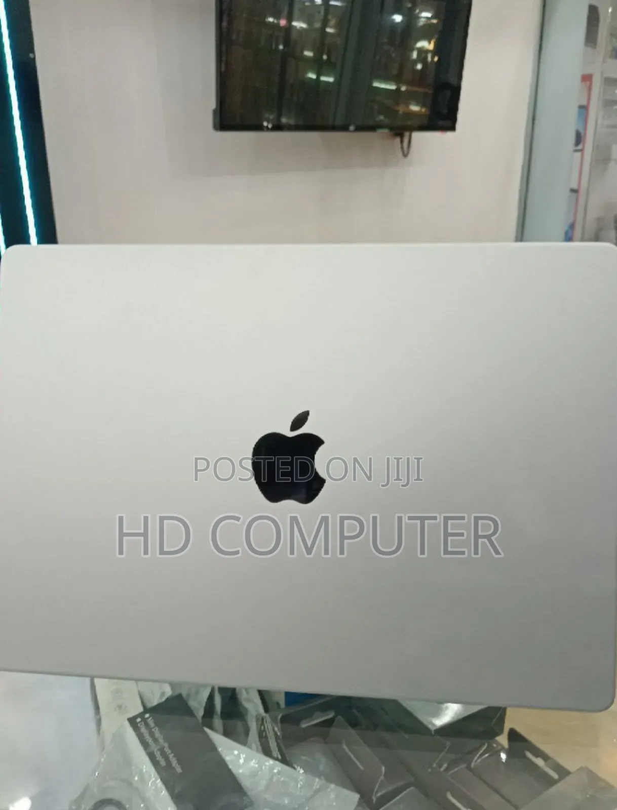 New Laptop Apple MacBook Pro 2023 M3 14-Inch 8GB Apple M3 Pro SSD 512GB