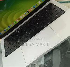 New Laptop Apple MacBook Pro 2023 M3 14-Inch 8GB Apple M3 Pro SSD 512GB