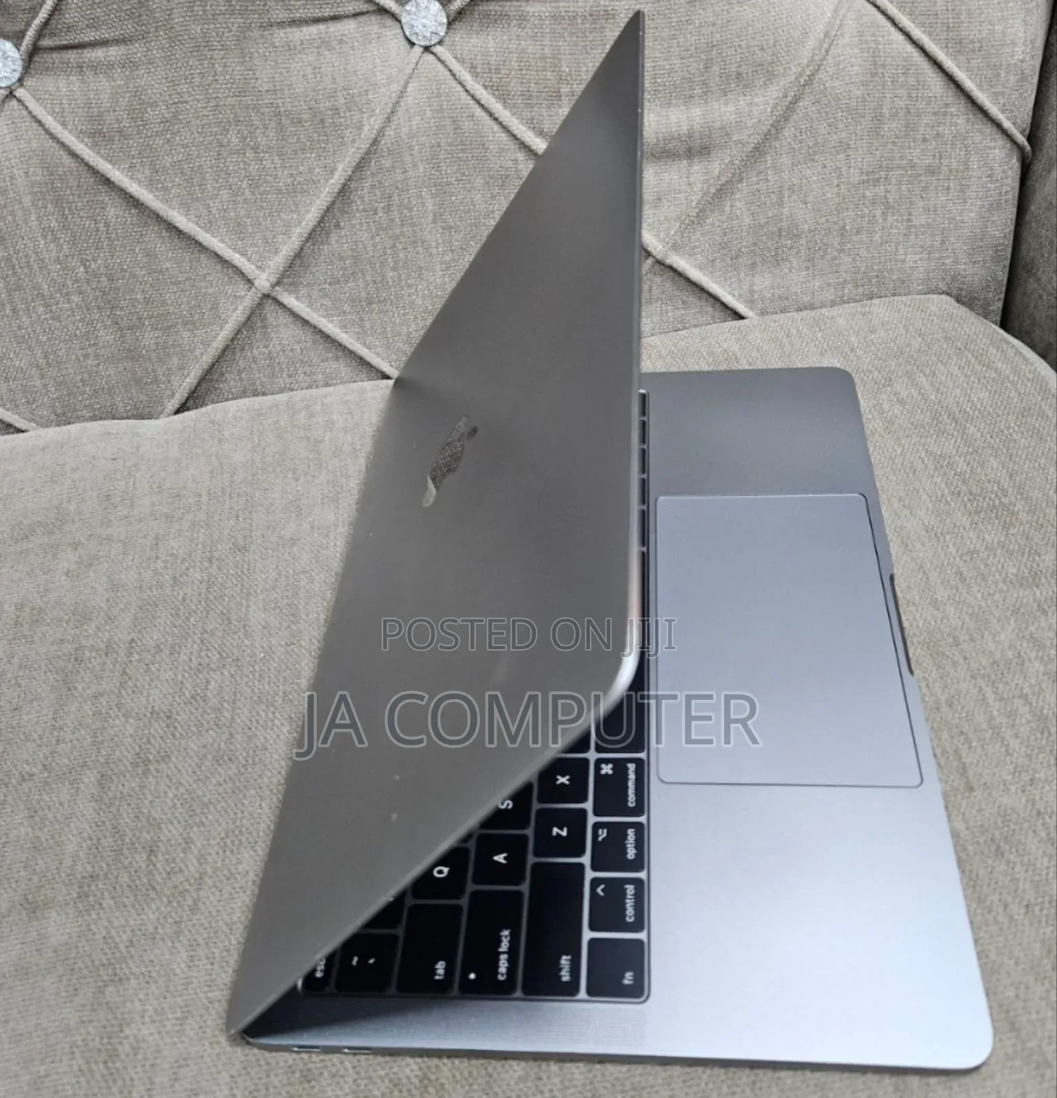 New Laptop Apple MacBook Pro 2017 16GB Intel Core I5 SSD 256GB