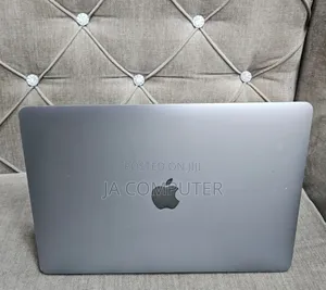 New Laptop Apple MacBook Pro 2017 16GB Intel Core I5 SSD 256GB