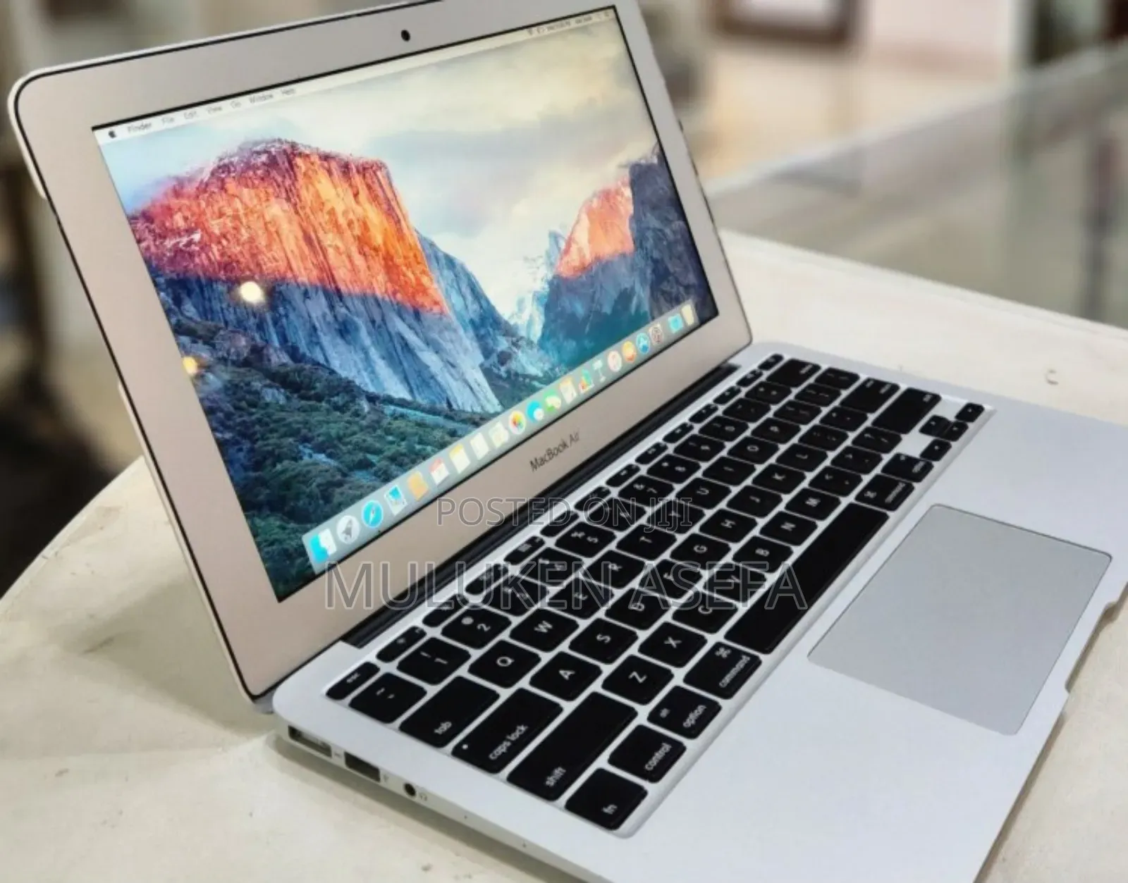 New Laptop Apple MacBook 4GB Intel Core I5 SSD 128GB